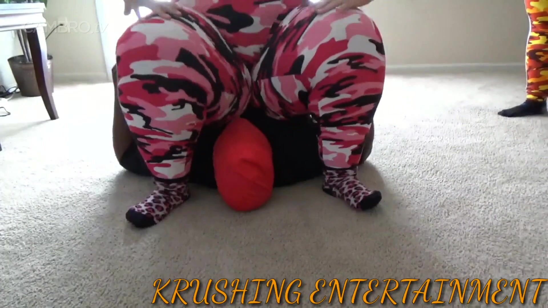 Queen Krusha krushing buttdrops