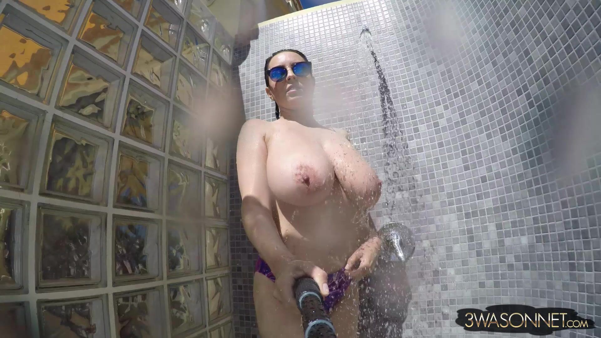 3waSonnet - 124-2016.09.29-Nude_Outdoor_Shower