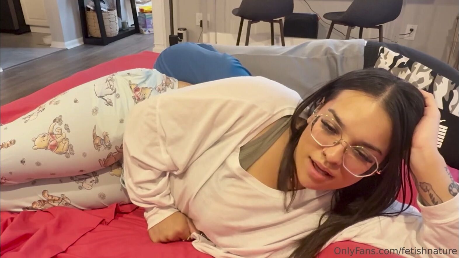Gia Aquila Insane farts on slave