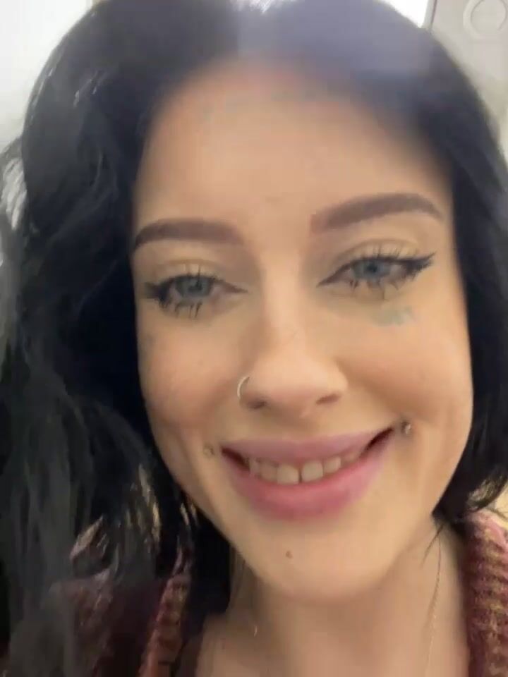 Skinny fake tits Melissa_Crazy masturbates in store bathroom