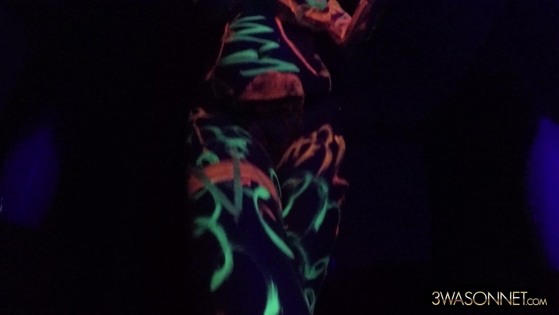 3waSonnet - 077-2015.07.13-Sexual_Bodypainting