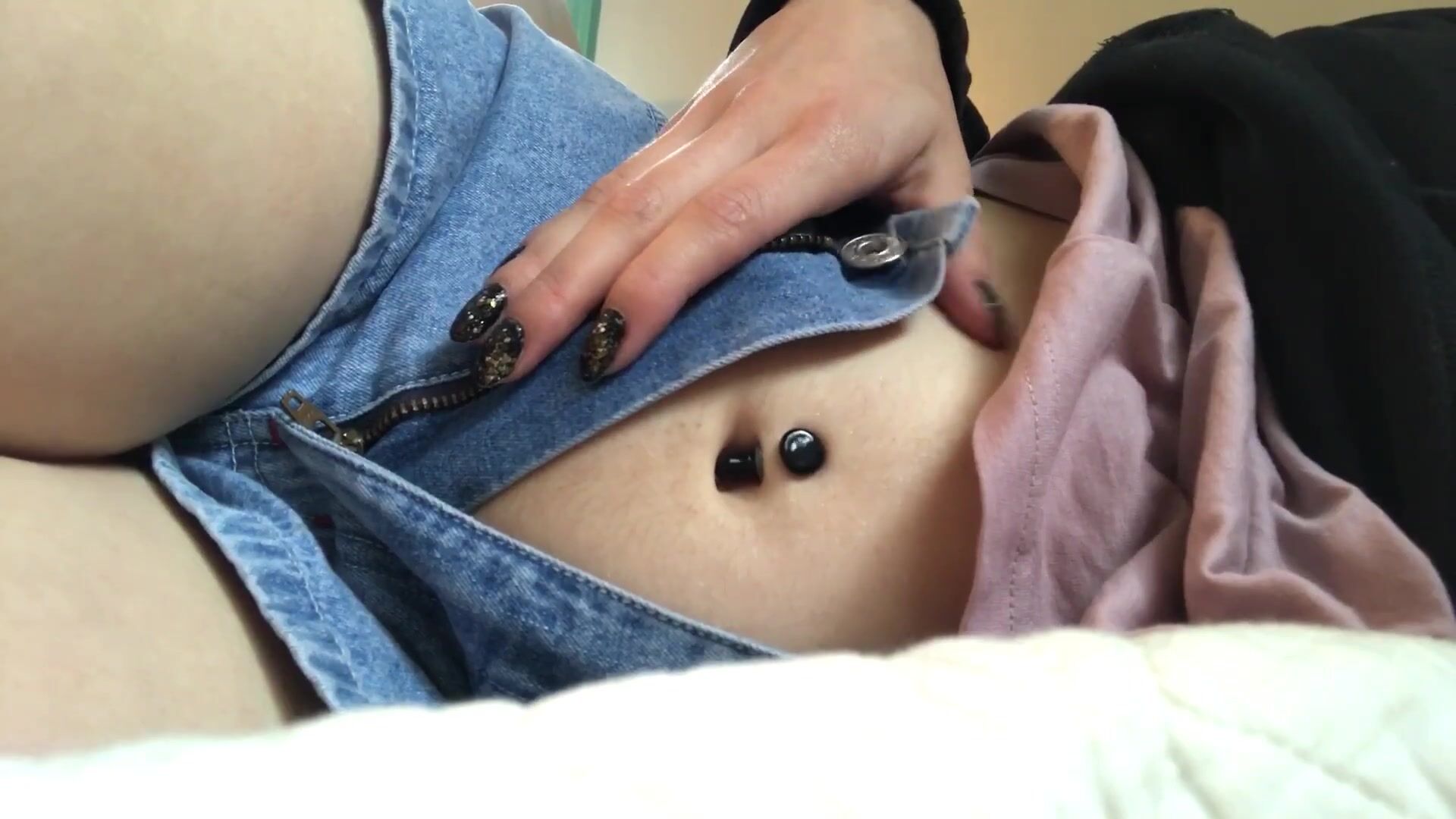 Zinna Lay Down With My Belly