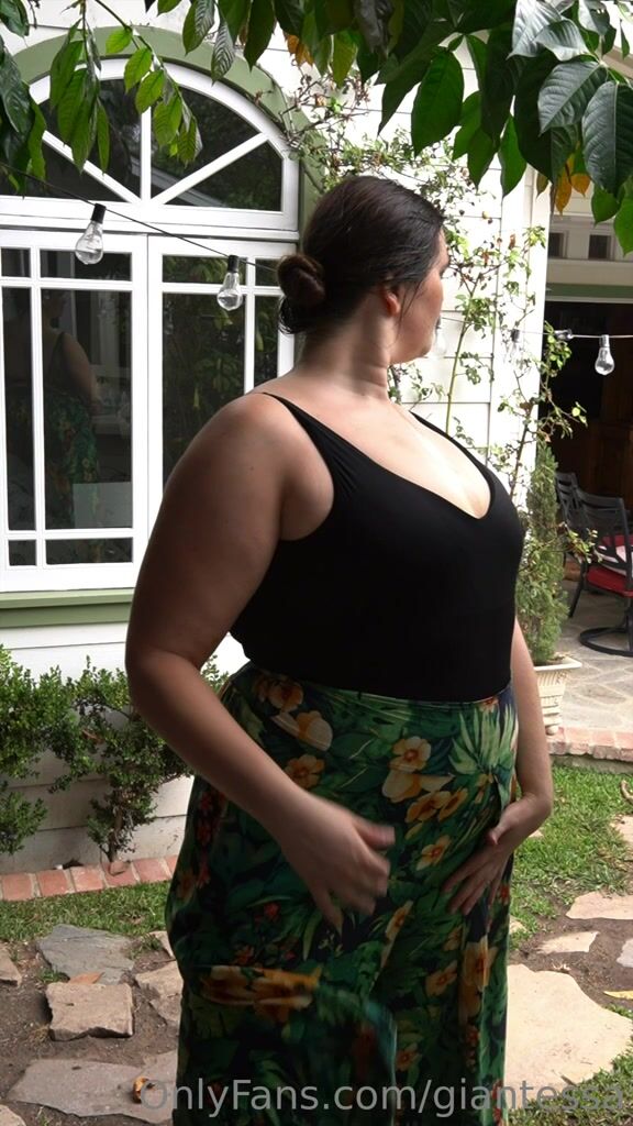 6'9 Giantessa