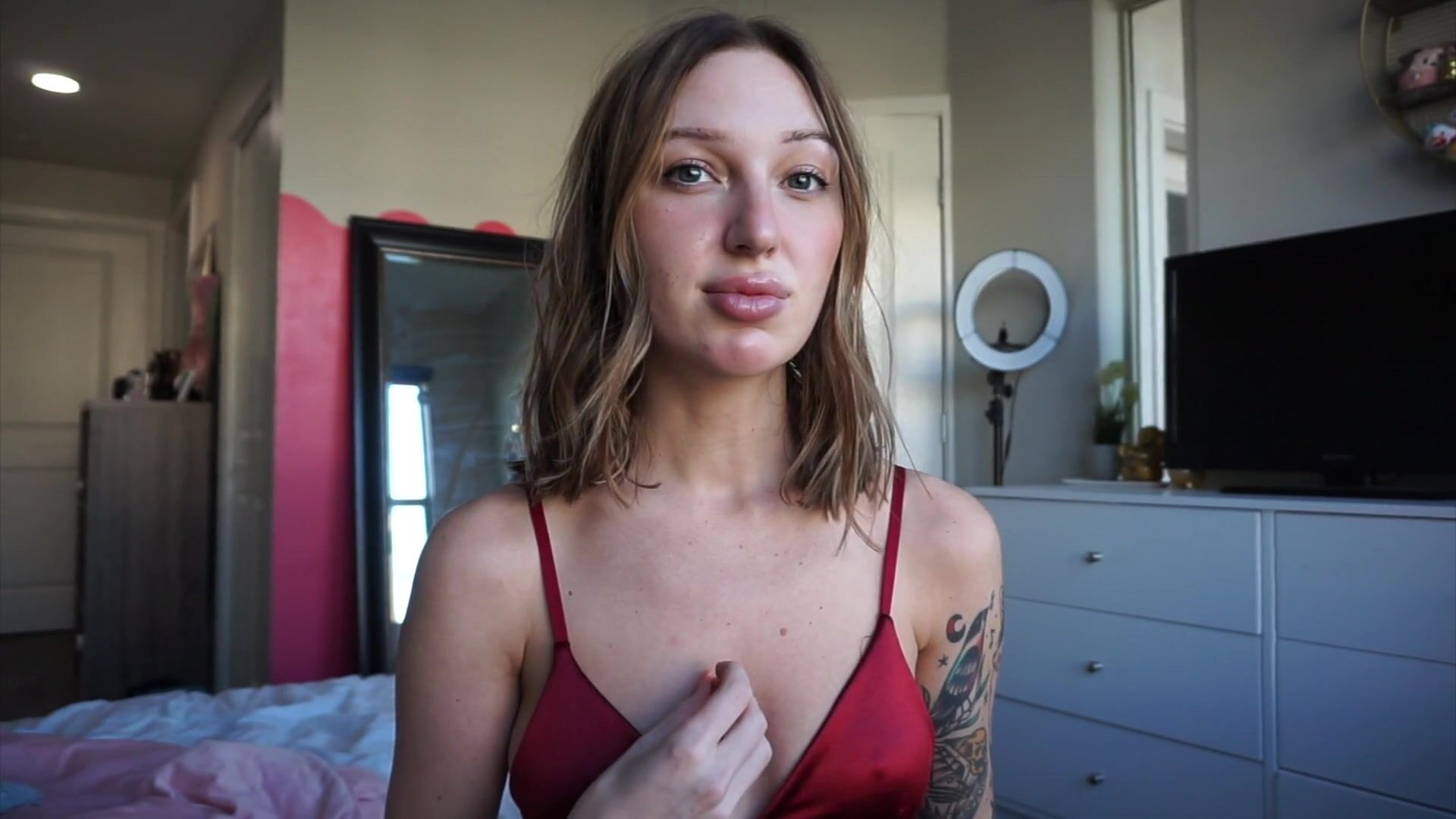 Harpermadi - Confiding About Being Bi