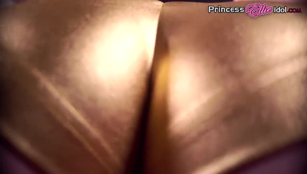ellie idol facesitting pov