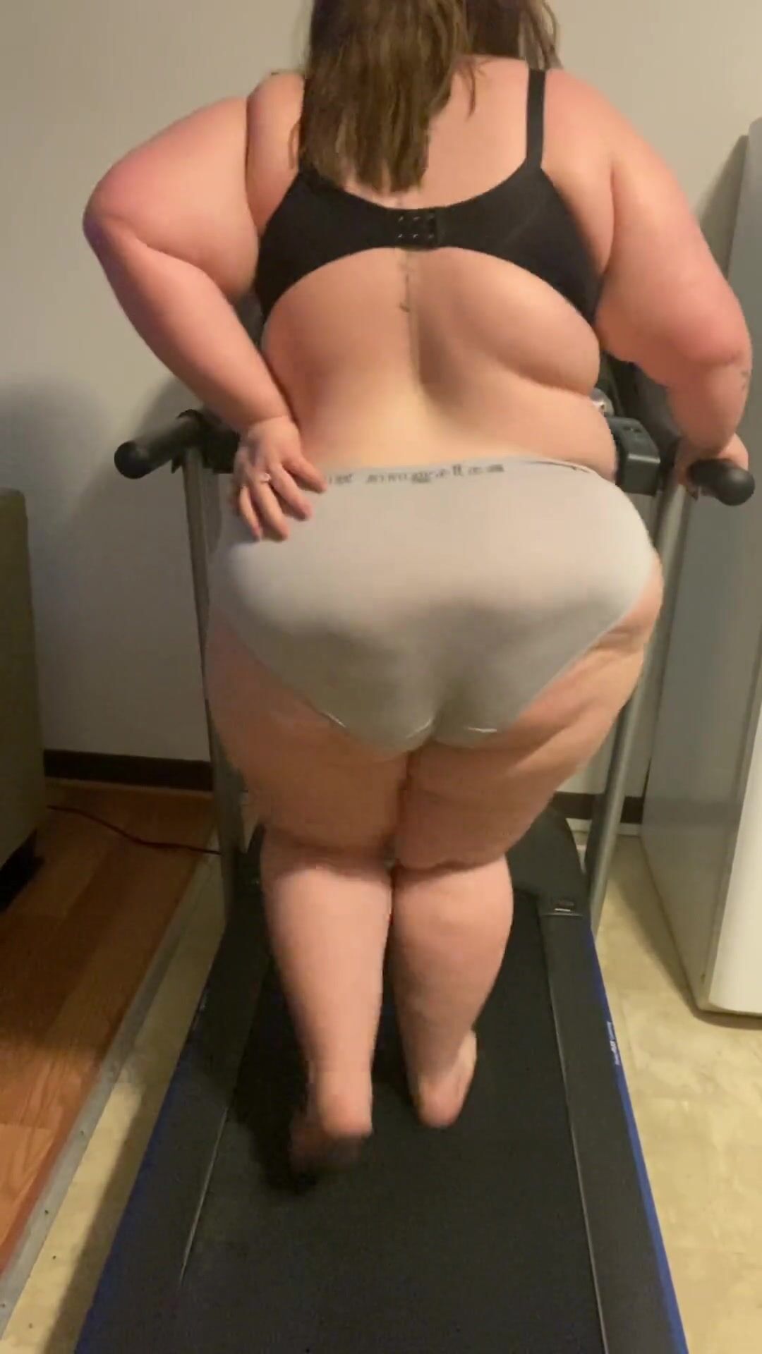 Curvybaes treadmill workout