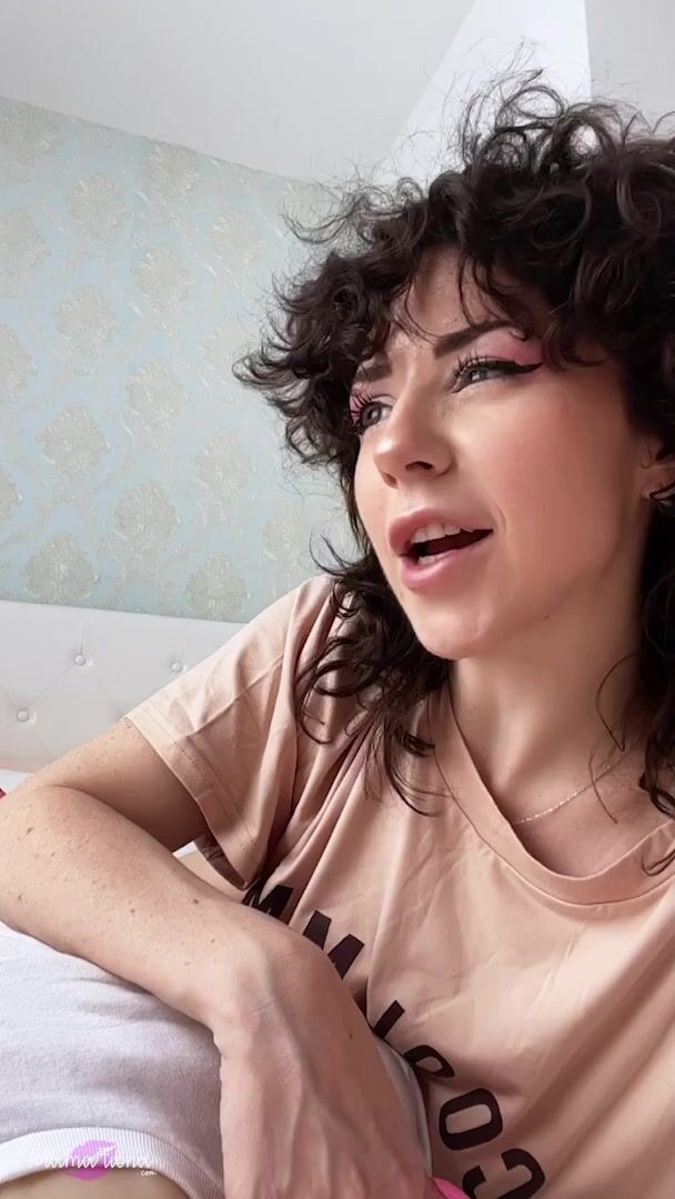 Mama Fiona - step-Mom's Slutty Stories
