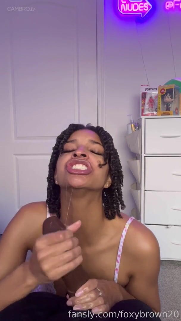 foxy brown agressive dildo sucking