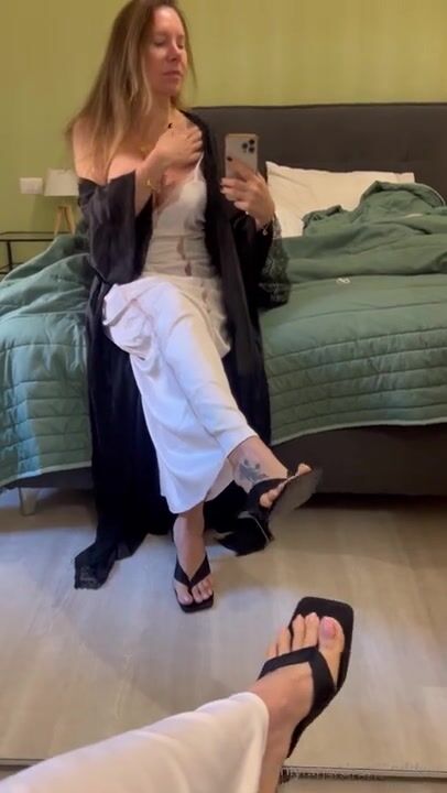 Goddess Grazi aka grazigoddess