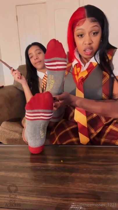 The Misses Jaye & Jane of Arches - Stinky Sock Removal