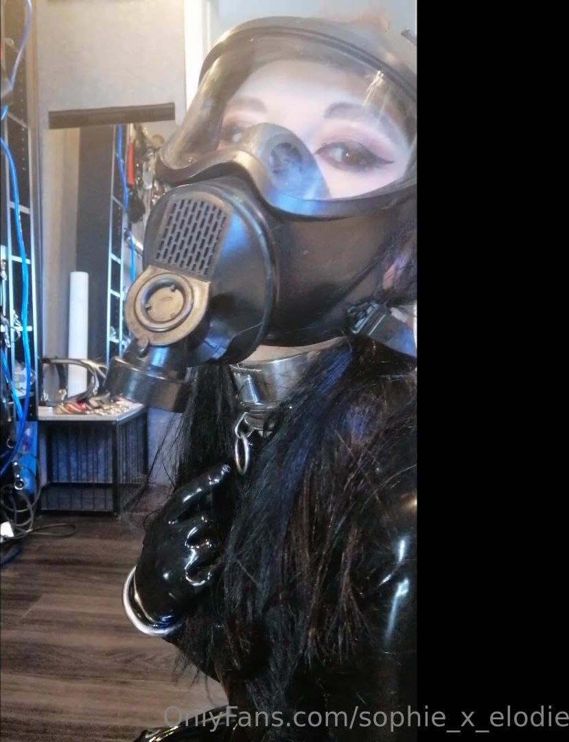 Sophiexelodie in black latex