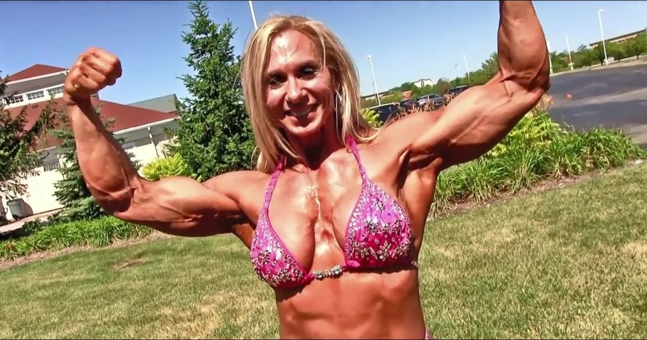 beautiful sherry flexing
