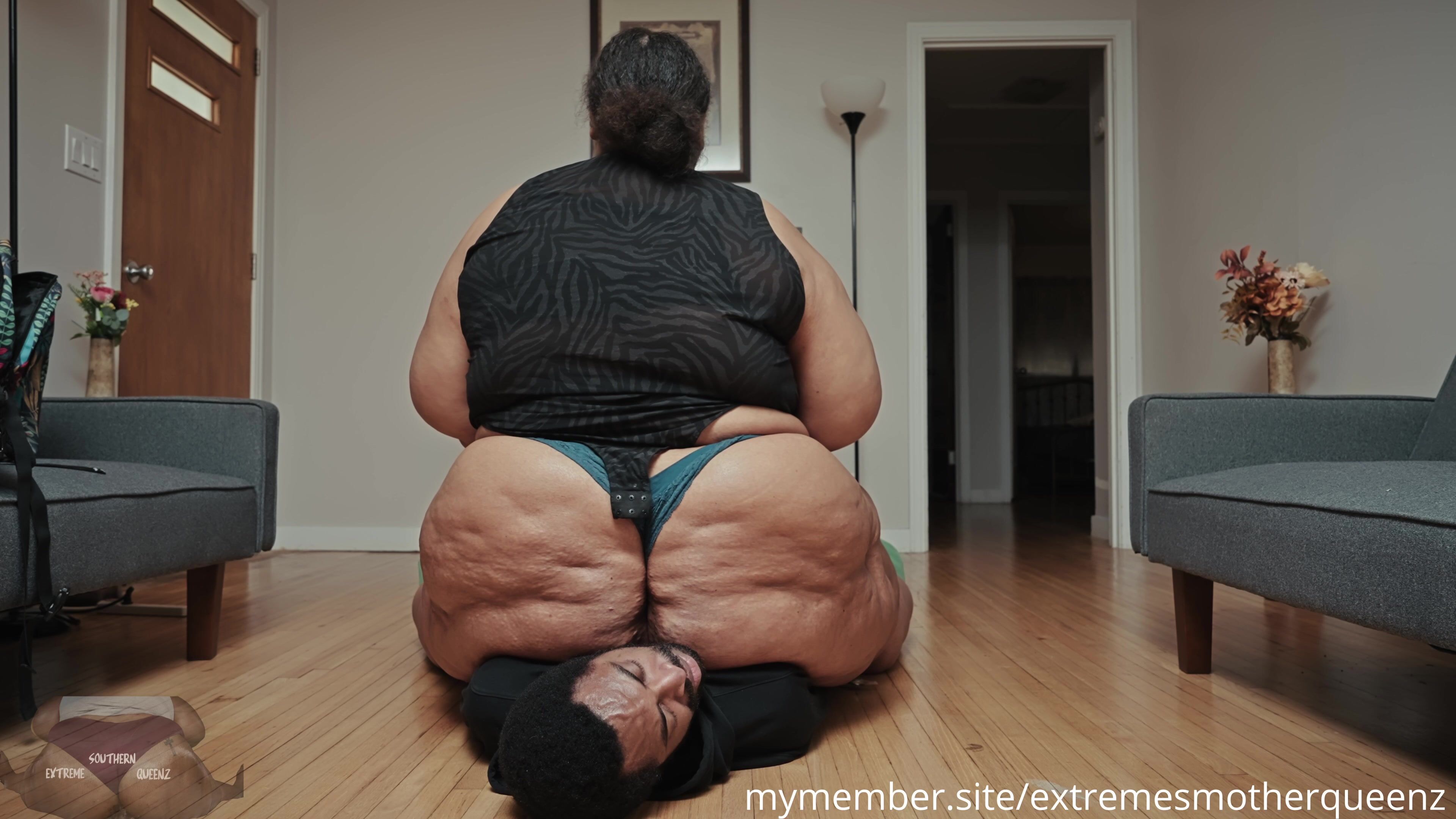 BBW Facesitting - Panic!