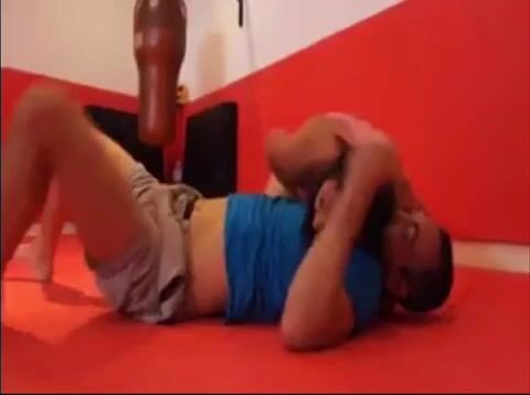 Strong Woman vs Weak Man mixed wrestling