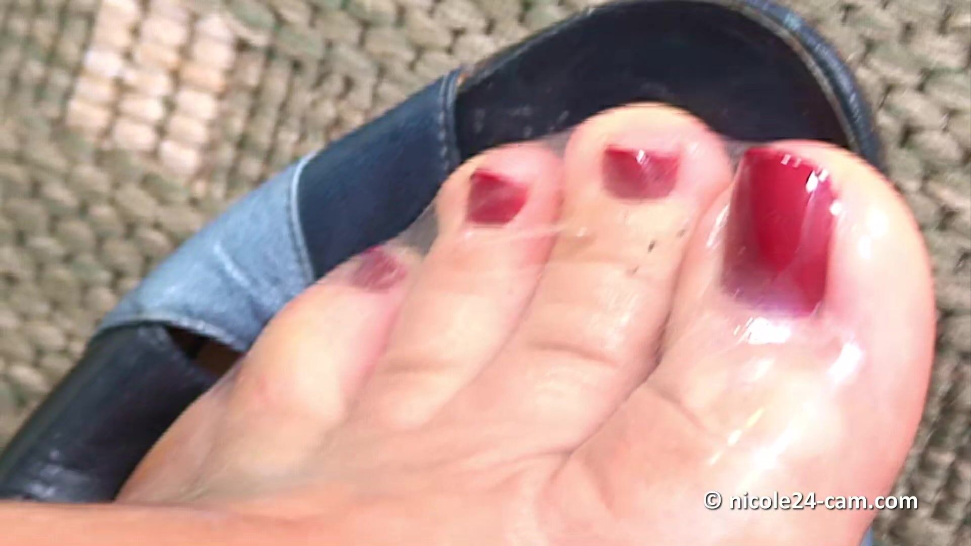 Feet_lady_Nicole_166
