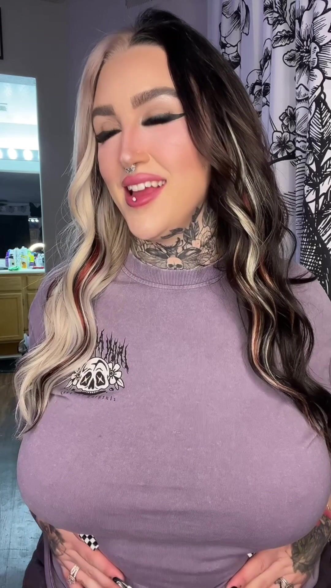WickedOneXxx - Vore Mommy