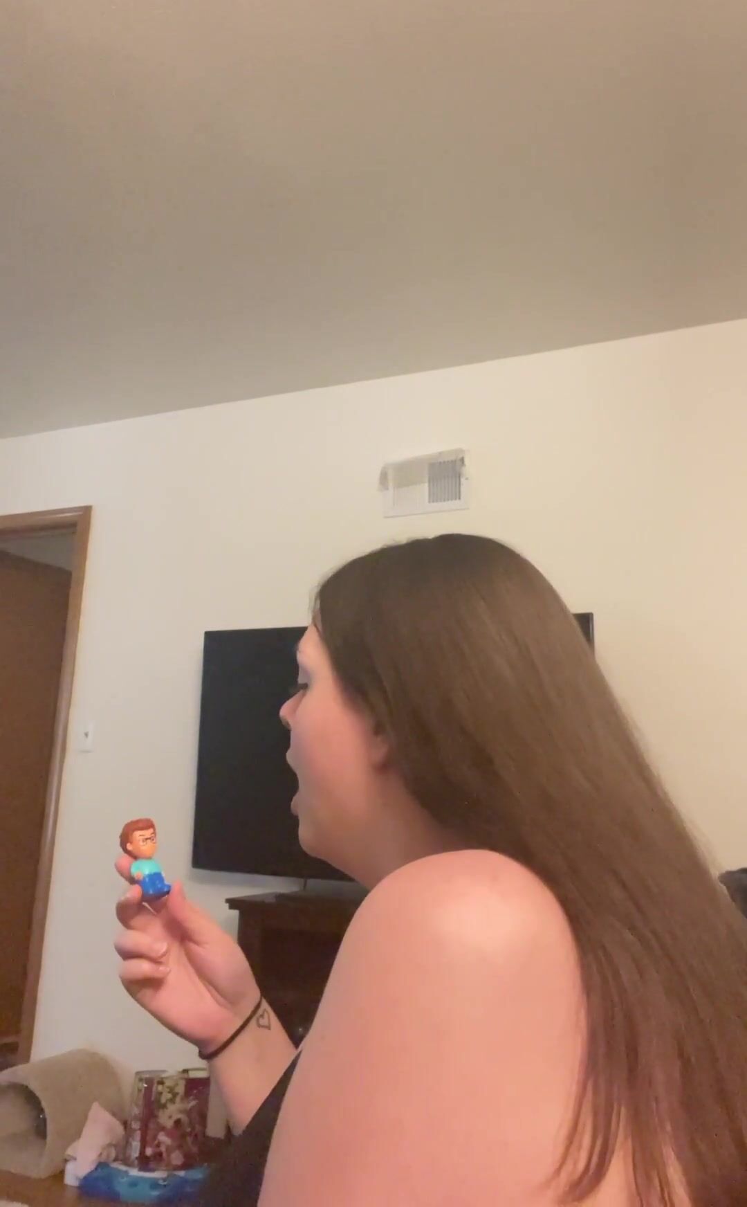 Alannahyo bbw giantess face burp