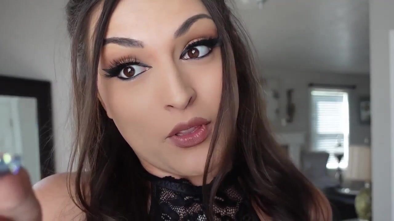 Ciarra custom giantess panty slave farting