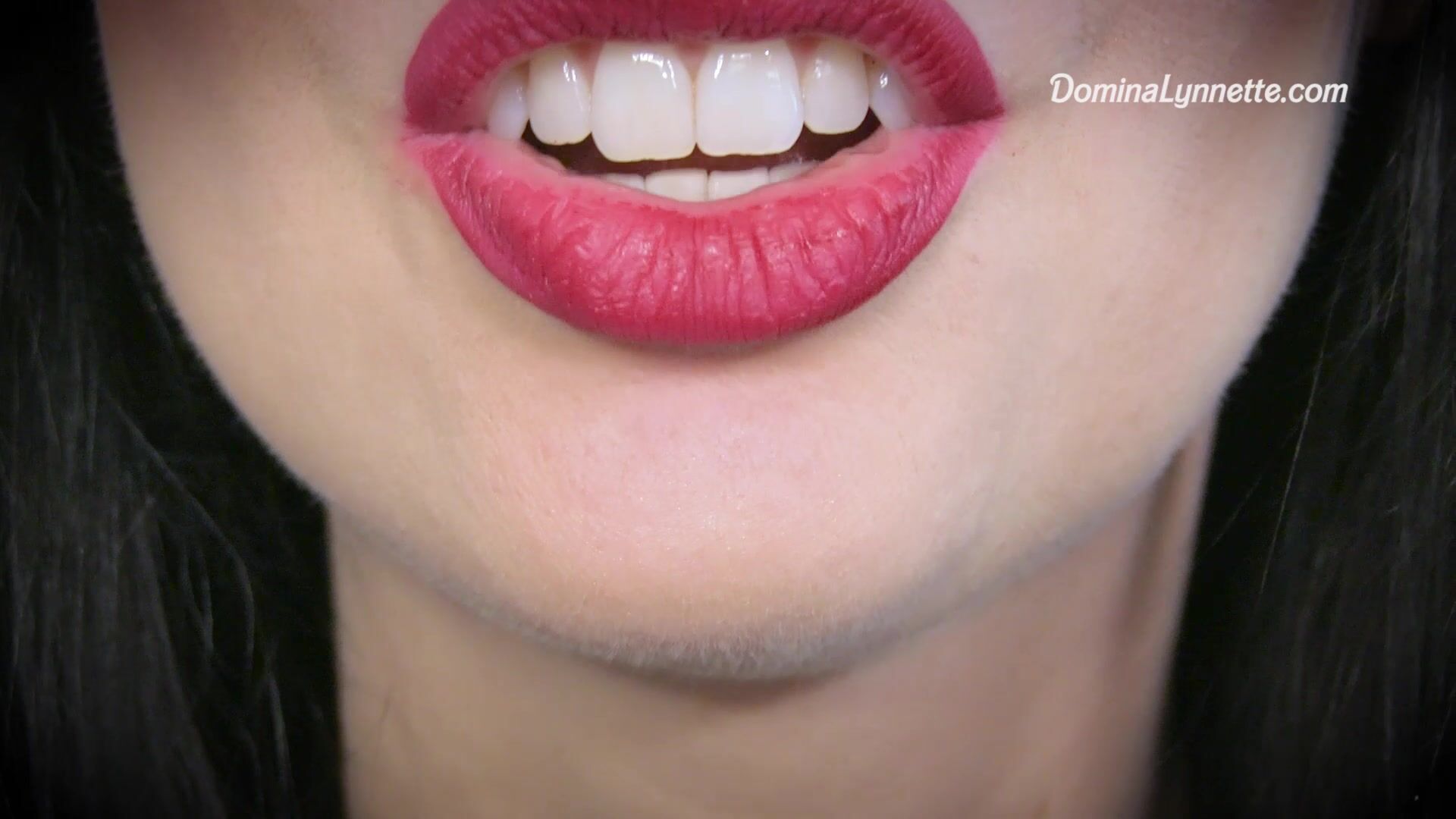 Domina Lynnette - Goddess Mouth Worship