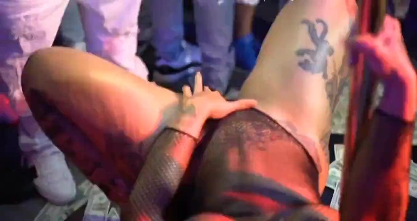 Hot Big Tits & Ass Ebony Stripper