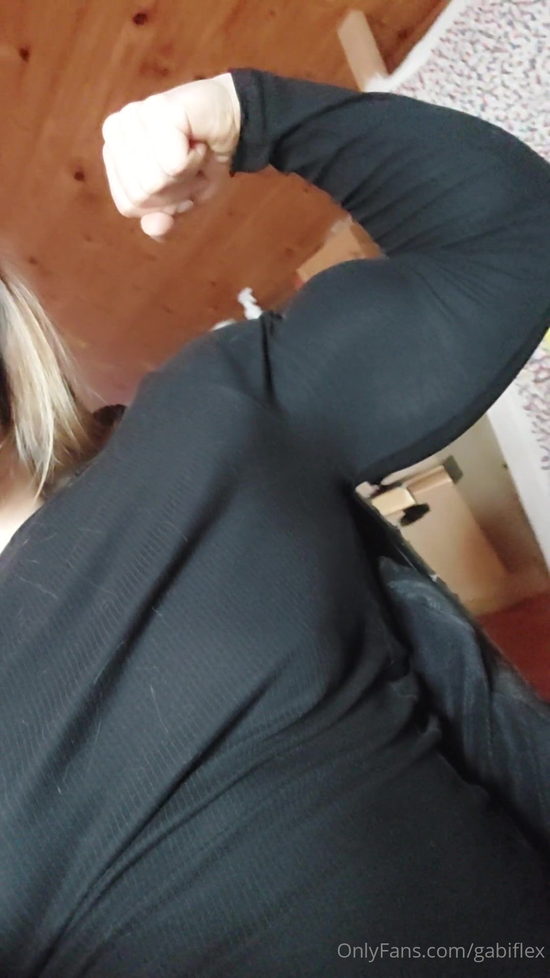 Gabriela Hejna biceps