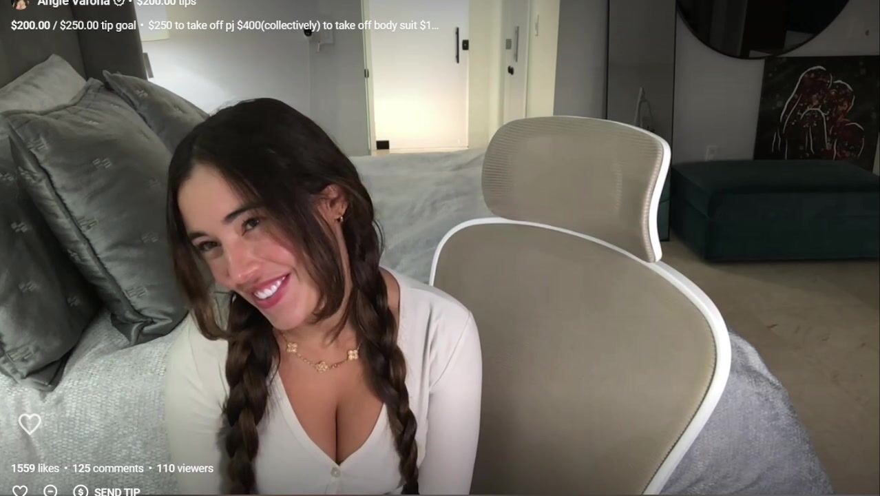 Angie V@rona Livestream