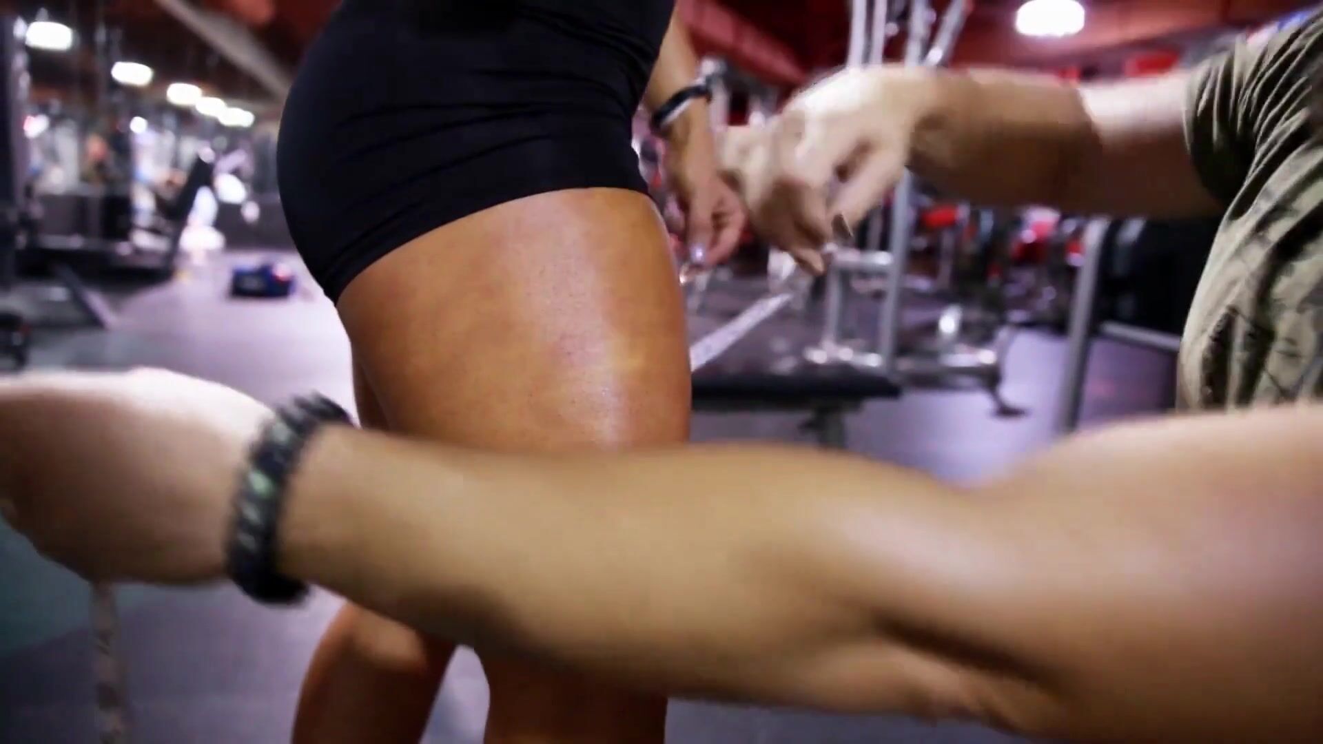 Andrea Rogers [Beef Cake] - Taking on big guy at the gym