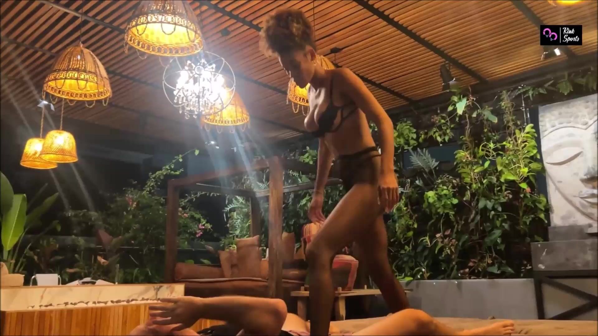 Yesenia Extreme Scissor