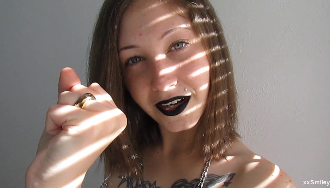 XXSmiley-  Cum Puppet