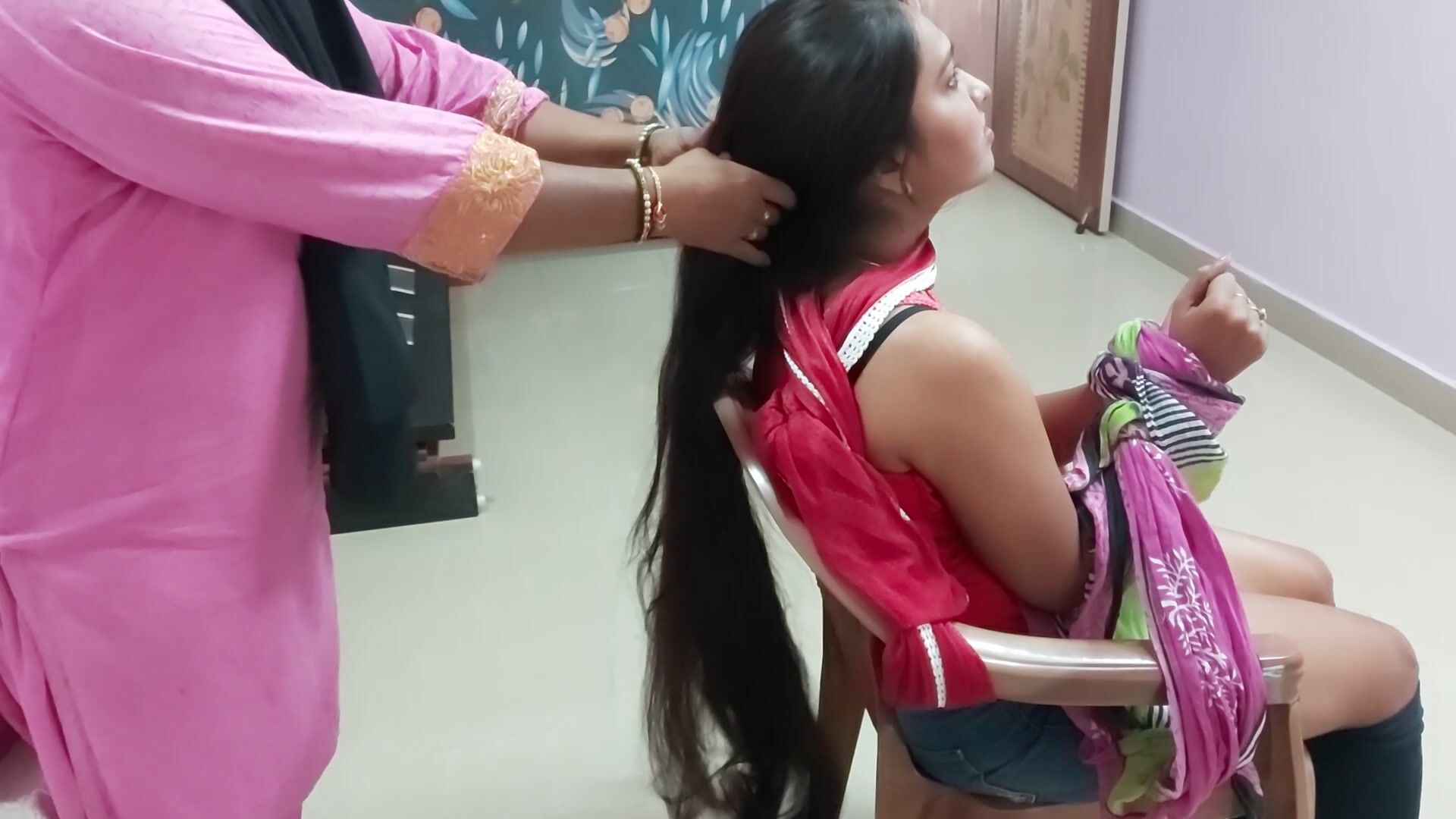 Meeta hairpulling