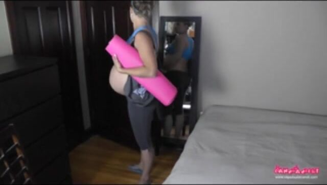 Pregnant Candi talking her food in belly