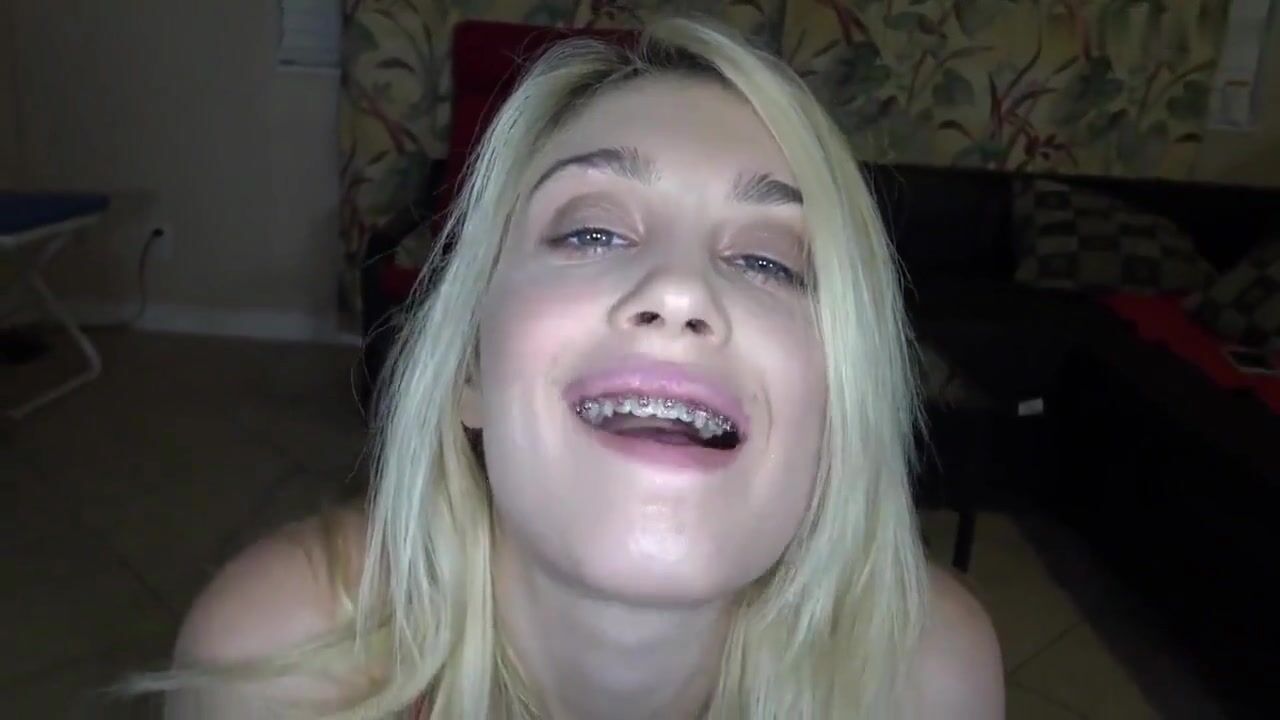 Blonde Gummy Vore Show - Anastasia