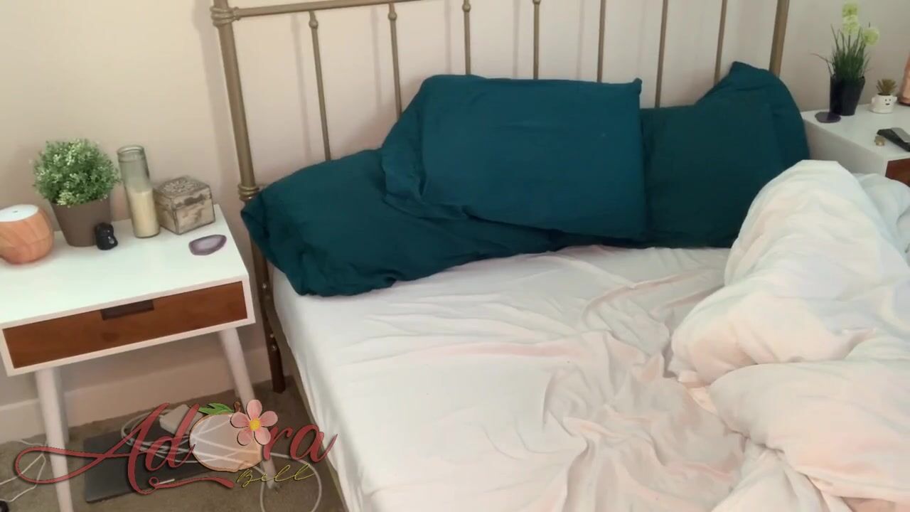 adorabellie-sniffingroommatesdirtypanties