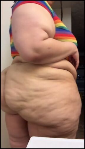 Anna Bbw giantess