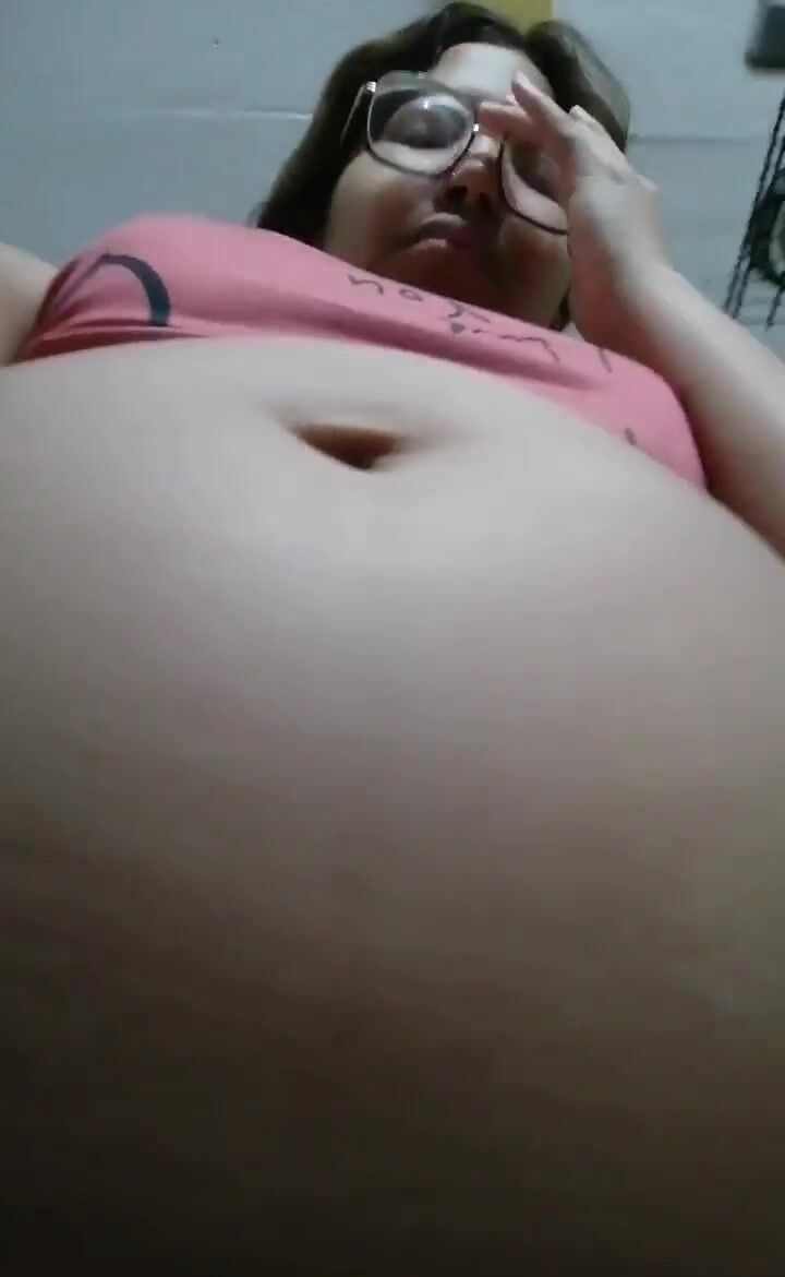Alebelly gassy chubby belly