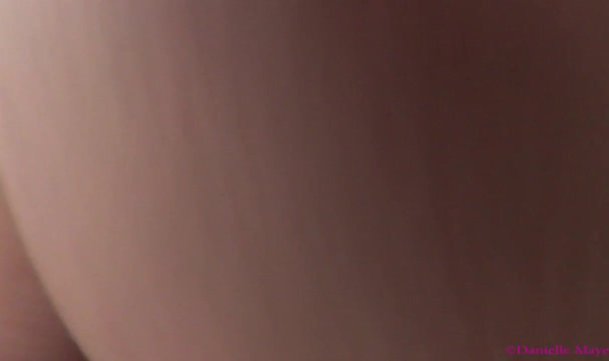 Danielle Maye Giantess Facesitting