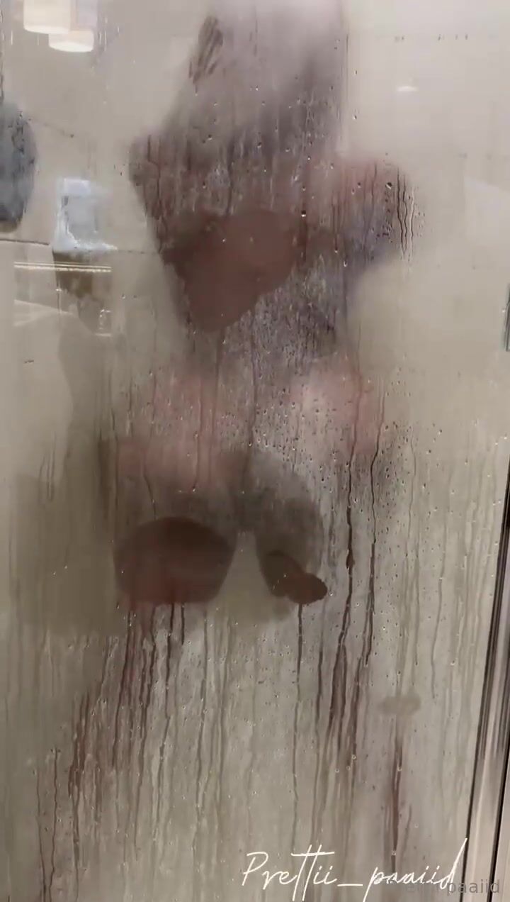 Prettii Paaiid - shower steam