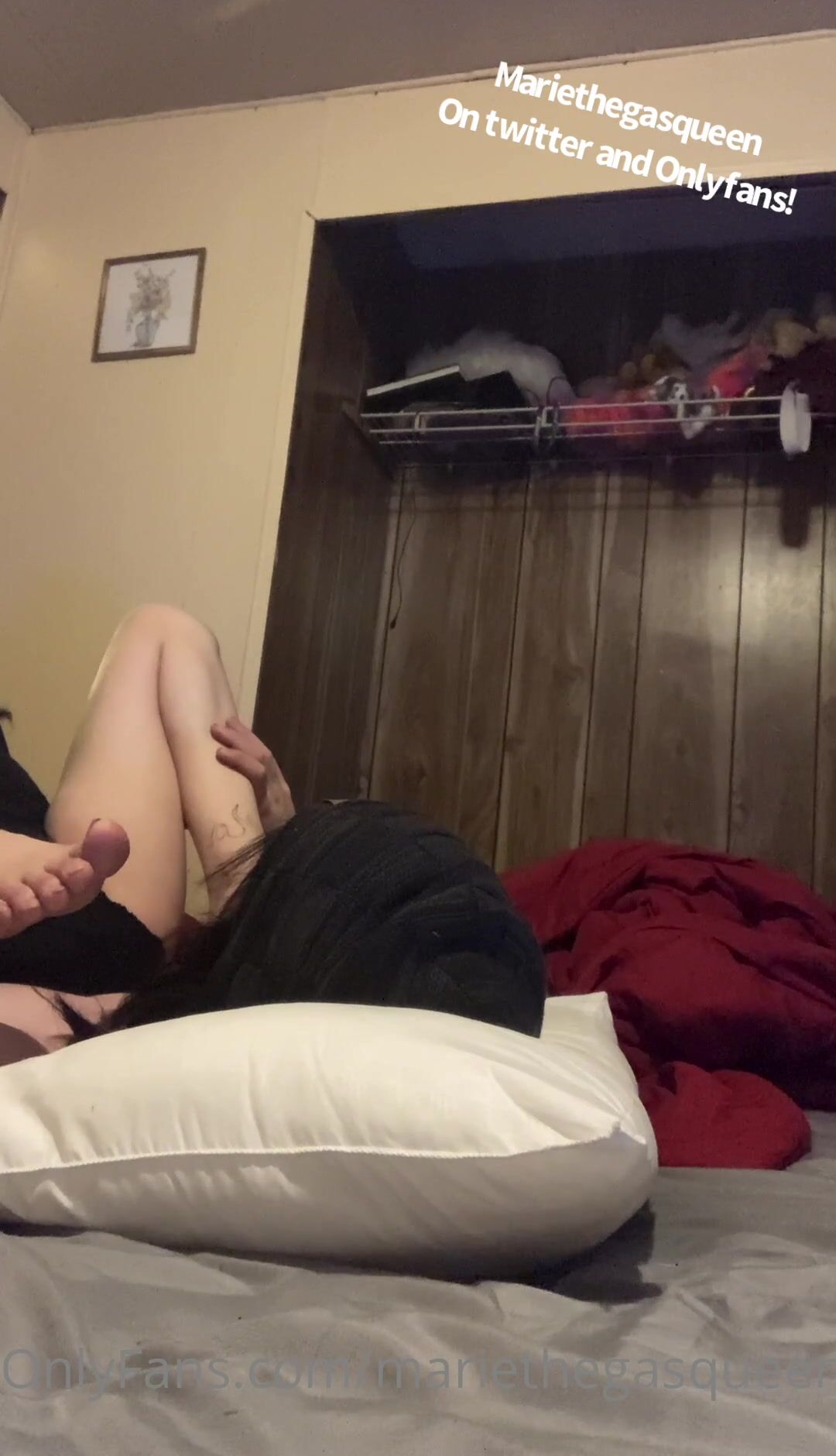 Mariathegasqueen face farting