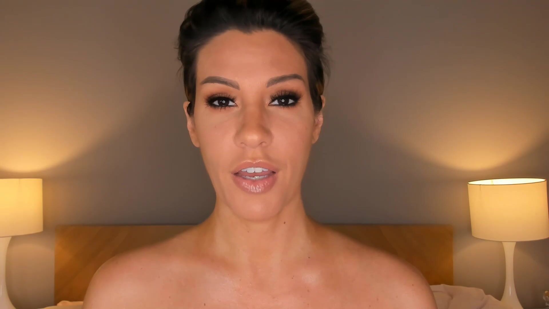 Adrienne Luxe - Alpha Goddess Face Worship