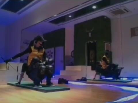 Li Hua pony riding & dominating
