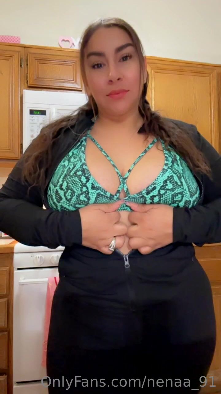 Nenaa_91 in the kitchen