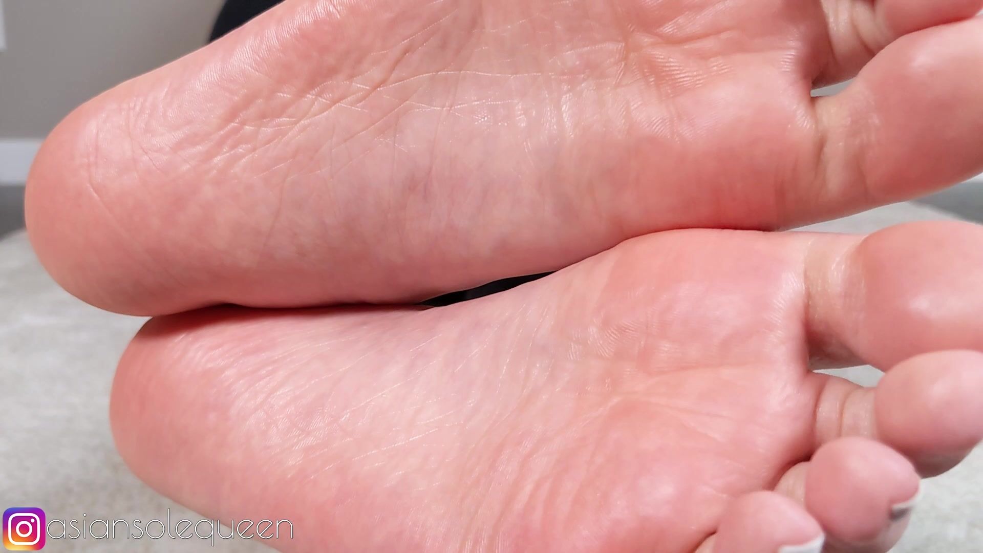 Asiansolequeen close up soles
