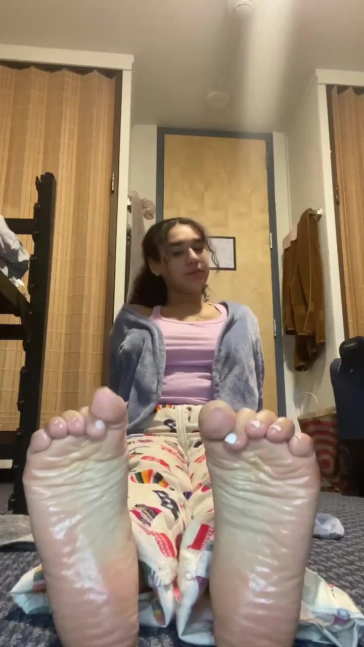 pretty teen lightskin soles