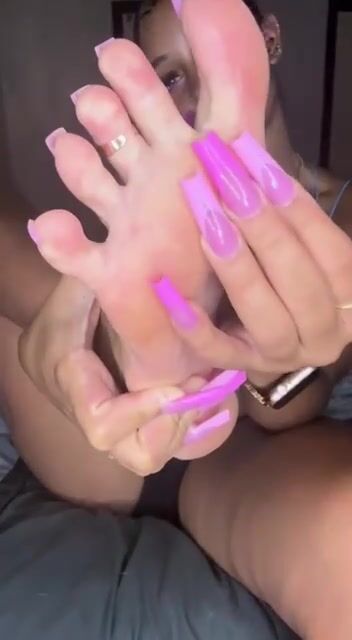 Pink Ebony toes