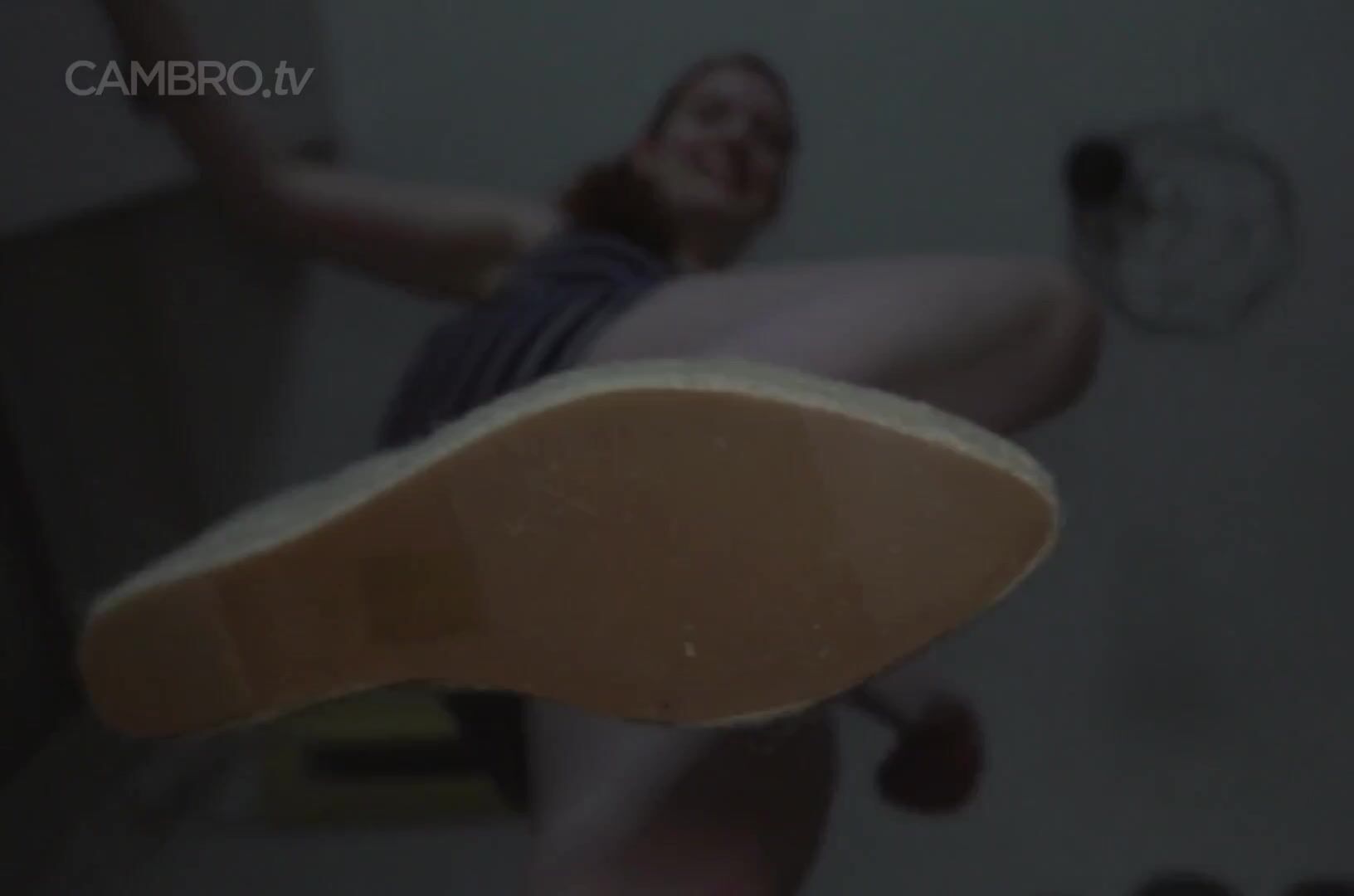 Giantess Evelynn Jade feet