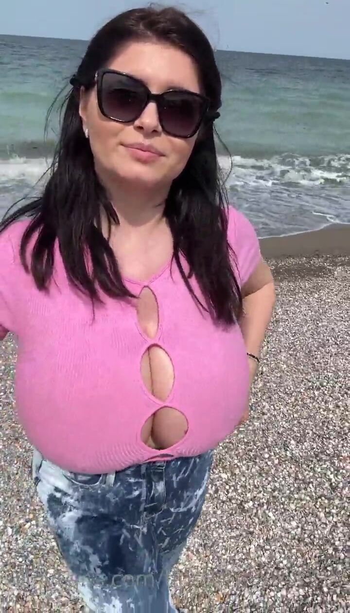 Busty Ema public boobs drop