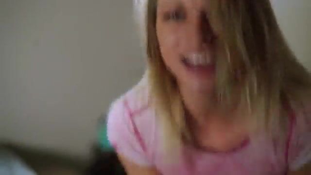 Hot Texas Girl - Short dick man