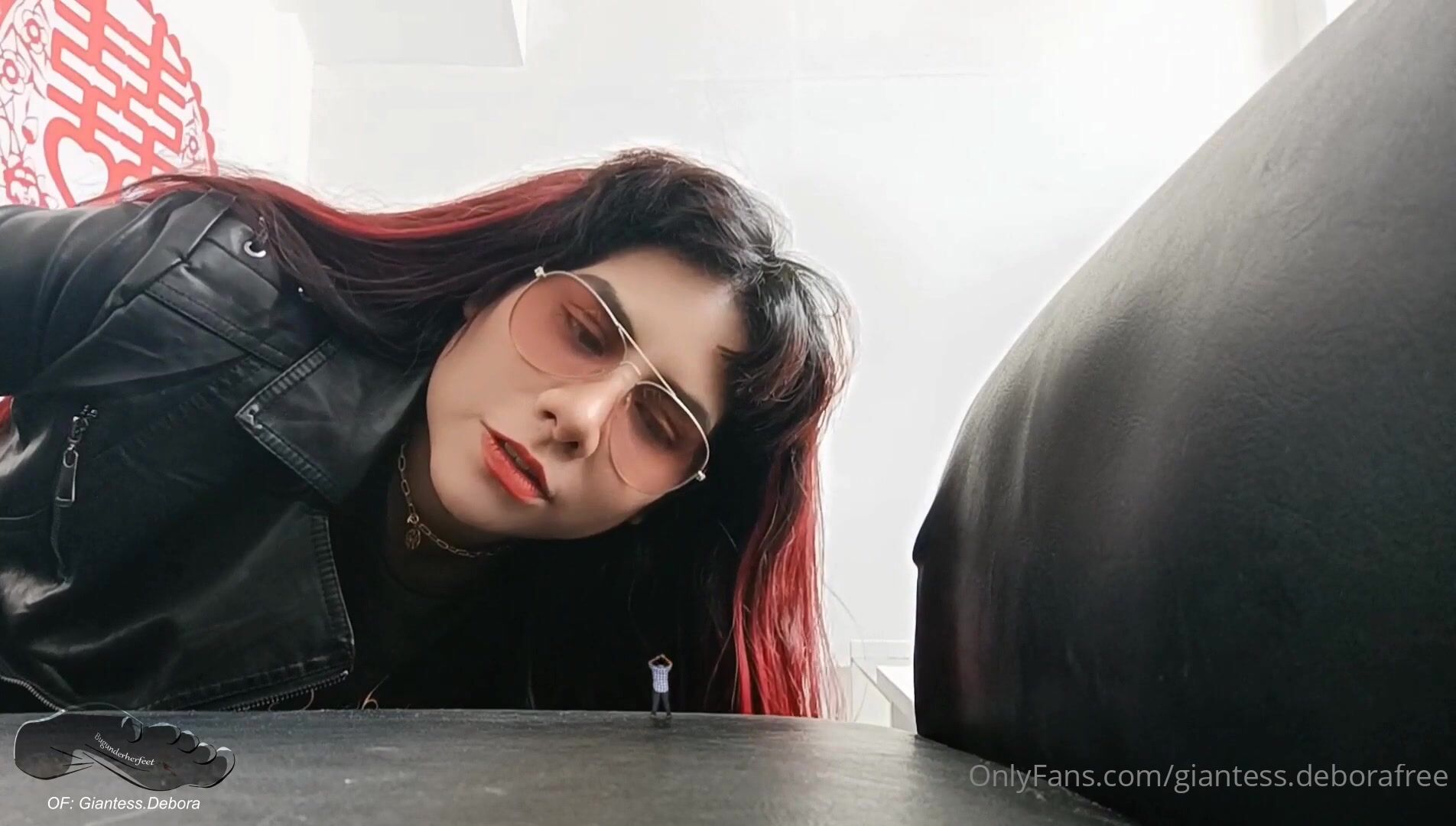 Giantess Debora - punishment