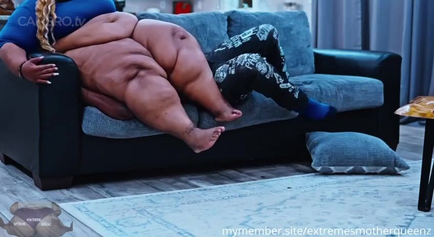 Extreme Smother Queenz Mz Juicy facesitting squashing slave