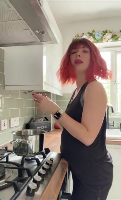 Yourhikerbabe - Crazy Ex Hires Woman Who Boils Your Chopped Off Penis